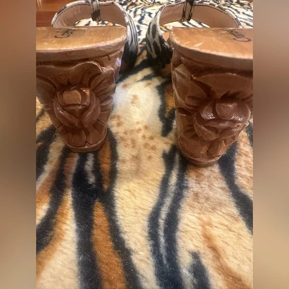 Leopard Print Carved Wooden tiki Wedges - Picture 11 of 15